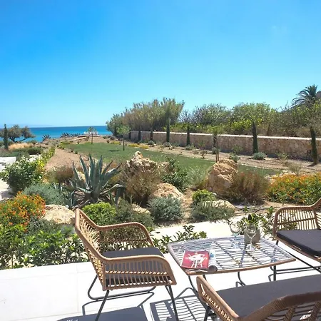 Grand Blue Beach Residences 希伊